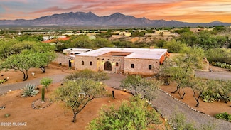 909 W Mission Twin Buttes Rd, Green Valley, AZ 85622