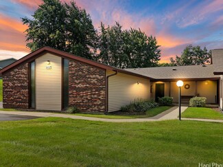 5117 W Thornwood Dr Unit A, McHenry, IL 60050