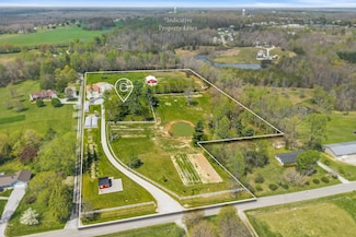 698 Maynard Rd, Crossville, TN 38571