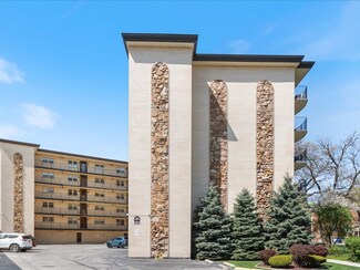 4572 N Milwaukee Ave Unit 2C, Chicago, IL 60630