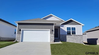 13610 Whitmore St, Omaha, NE 68142