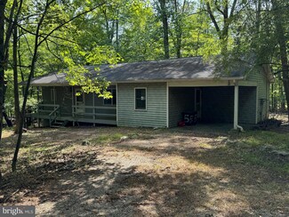 51 Sandstone Ln, Berkeley Springs, WV 25411