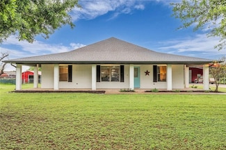 1354 S Fork Wiggins Rd, West, TX 76691