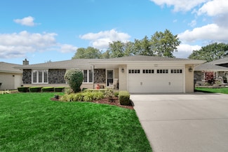 7717 Palm Dr, Orland Park, IL 60462