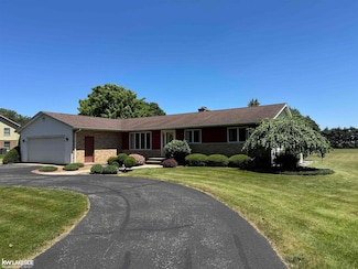 527 Camelot Ln, Pigeon, MI 48755