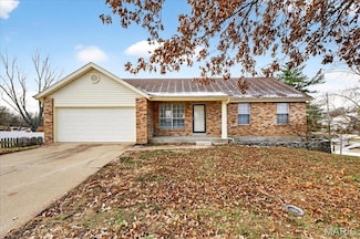 2952 Flower Ln, Saint Louis, MO 63129