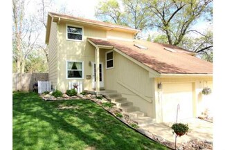 3423 SW 8th St, Des Moines, IA 50315