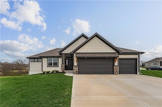 9325 N Poplar Ave, Kansas City, MO 64156