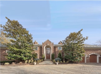 22 Willow Rd, Woodmere, NY 11598