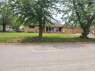 110 S 6th St, Conway Springs, KS 67031