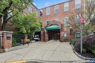 240 Main St Unit 211, Little Falls, NJ 07424