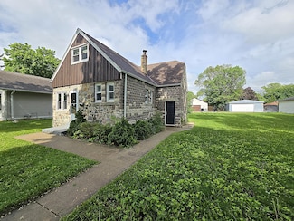 5870 N 72nd St, Milwaukee, WI 53218