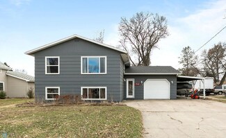 742 4th St S, Casselton, ND 58012