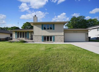 1410 W 37th St, Kearney, NE 68845