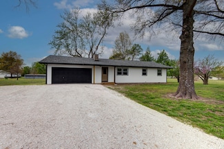 395 Northview Cir E, Fair Grove, MO 65648