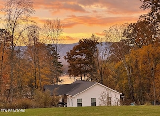 1576 Old Chisholm Trail, Dandridge, TN 37725