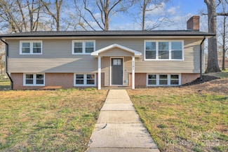 3205 19th Ave NE, Hickory, NC 28601