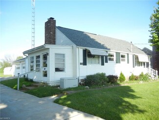 3106 Waynesburg Dr SE, Canton, OH 44707