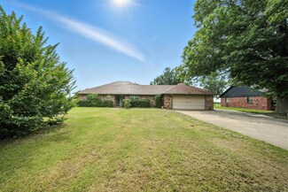 18 Clark Cir, Shawnee, OK 74804