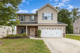 1720 Timber Cove Ct, Winston Salem, NC 27127