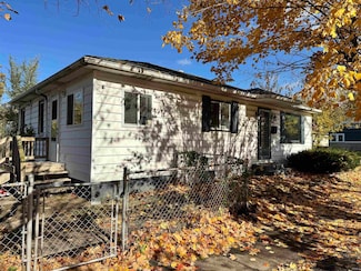 2205 Frederickson St, South Bend, IN 46628