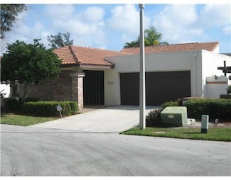 21450 Laguna Dr, Boca Raton, FL 33433