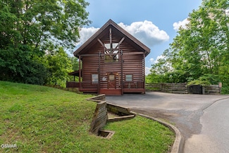 655 Stockton Dr, Sevierville, TN 37876