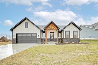 7612 W Saddle Gate Dr, Bloomington, IN 47404