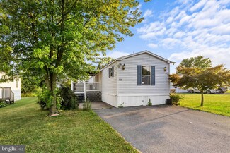 328 Westwood Dr, York, PA 17404