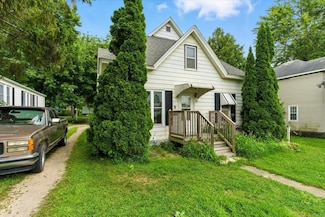 707 N Frederick Ave, Oelwein, IA 50662