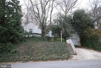 3020 N Edison St, Arlington, VA 22207