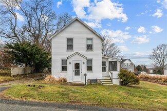 29 Cottage Ave, Tiverton, RI 02878