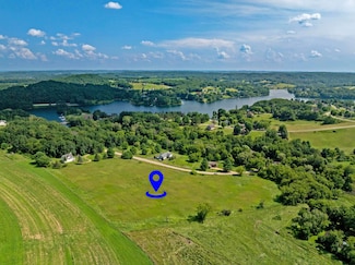 L1135 Amsterdam Ct, La Valle, WI 53941