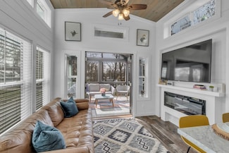 672 Waters Edge Way, Tracy City, TN 37387