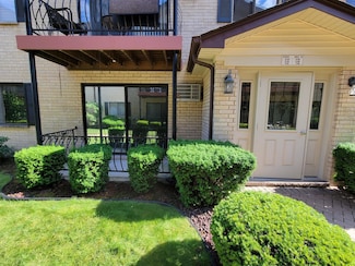 5155 N East River Rd Unit 115, Chicago, IL 60656