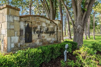 79 Twinstone Dr, Cape Royale, TX 77331
