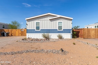 512 Claessens Dr, Morristown, AZ 85342