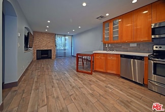 740 N Kings Rd Unit 201, West Hollywood, CA 90069