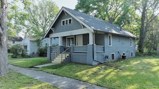 1906 N Charles St, Saginaw, MI 48602