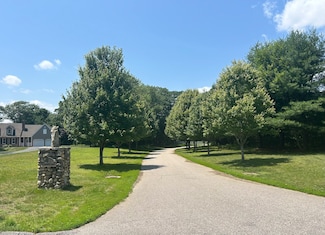 82C Pires Dr, Montville, CT 06370