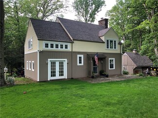 19 Locust Rd, Laughlintown, PA 15655