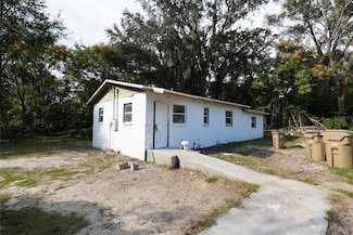 3845 N Quarters Rd, Okahumpka, FL 34762