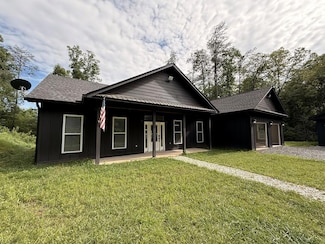 415 Autumn Ridge Dr, Mineral Bluff, GA 30559