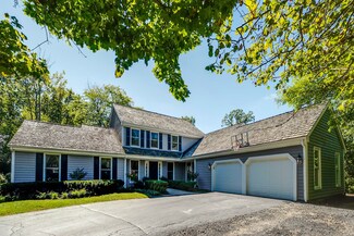 321 Winchester Ct, Lake Bluff, IL 60044
