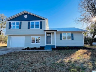1502 Stone Creek Dr, Weaver, AL 36277