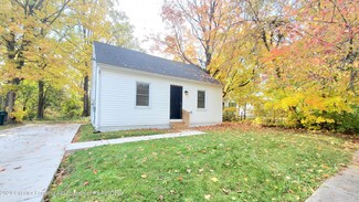 927 Pierce Rd, Lansing, MI 48910