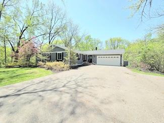 12209 Woodbine Rd, Hopkins, MN 55305