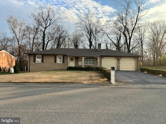 10701 Oak Forest Dr, Hagerstown, MD 21740