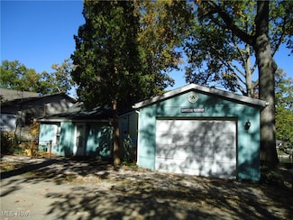 3803 Bay Path Dr, Akron, OH 44319