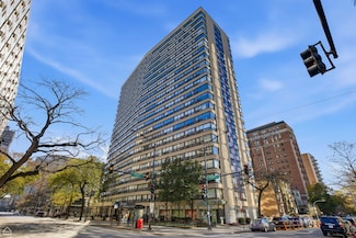 2930 N Sheridan Rd Unit 302, Chicago, IL 60657